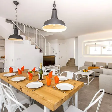 Villa Aguamarina By